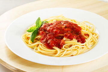Spaghetti Napoli mit Tomatensoße